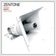 Zenzile meets High Tone “Zentone” (Jarring Effects – 2013) Das Album wurde bereits 2006 veröffentlicht und gehört mittlerweile zu den beachtlichsten Kooperationen aus dem französischen Jarring Effects-Stall. Grund genug, das […]