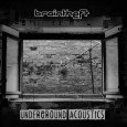 Braintheft “Underground Acoustics” (One-Drop Music – 2014) Ein Mikrophon ragt aus einem Fenster. Die dahinter zu sehende Hauswand suggeriert, dass es sich um ein städtisches Umfeld handelt. Eine urbane Umgebung. […]