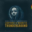 Lightning The Magnetic “Thunderground” (Natural High Music/Thunderground Music – 2018) Das Album “Thunderground” von Lightning The Magnetic aka Stephen Newland (Rootz Underground) schwirrt schon eine ganze Zeit lang als Ankündigung […]