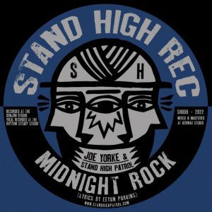 Joe Yorke & Stand High Patrol “Midnight Rock” – 7 Inch (Stand High Records – 2022) Nach der unglaublich schönen Single “Quicksand”, bei der die Stand High Patrol aus Frankreich […]