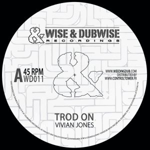 Weeding Dub feat. Vivian Jones “Trod On” & “Dub On” – 7 Inch (Wise & Dubwise Recordings – 2022) Weeding Dub ist schon seit Jahren ein fester Bestandteil der europäischen […]